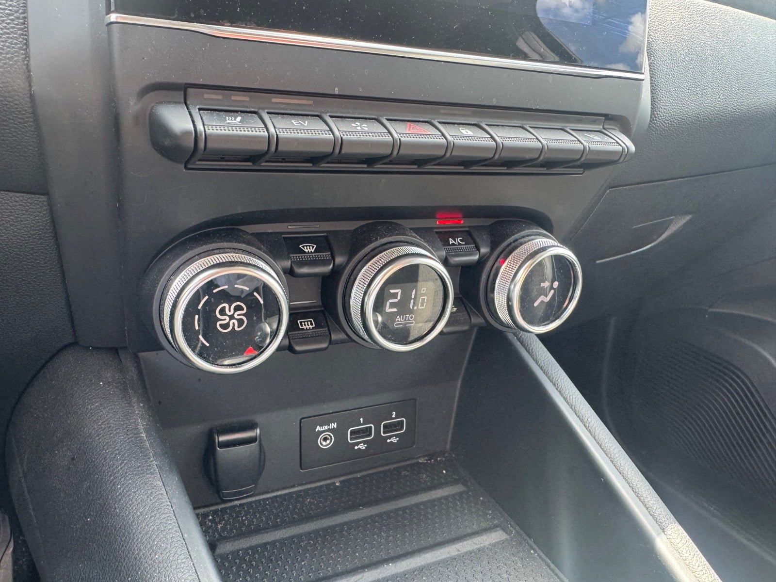 Blå Renault Captur fra 2021
