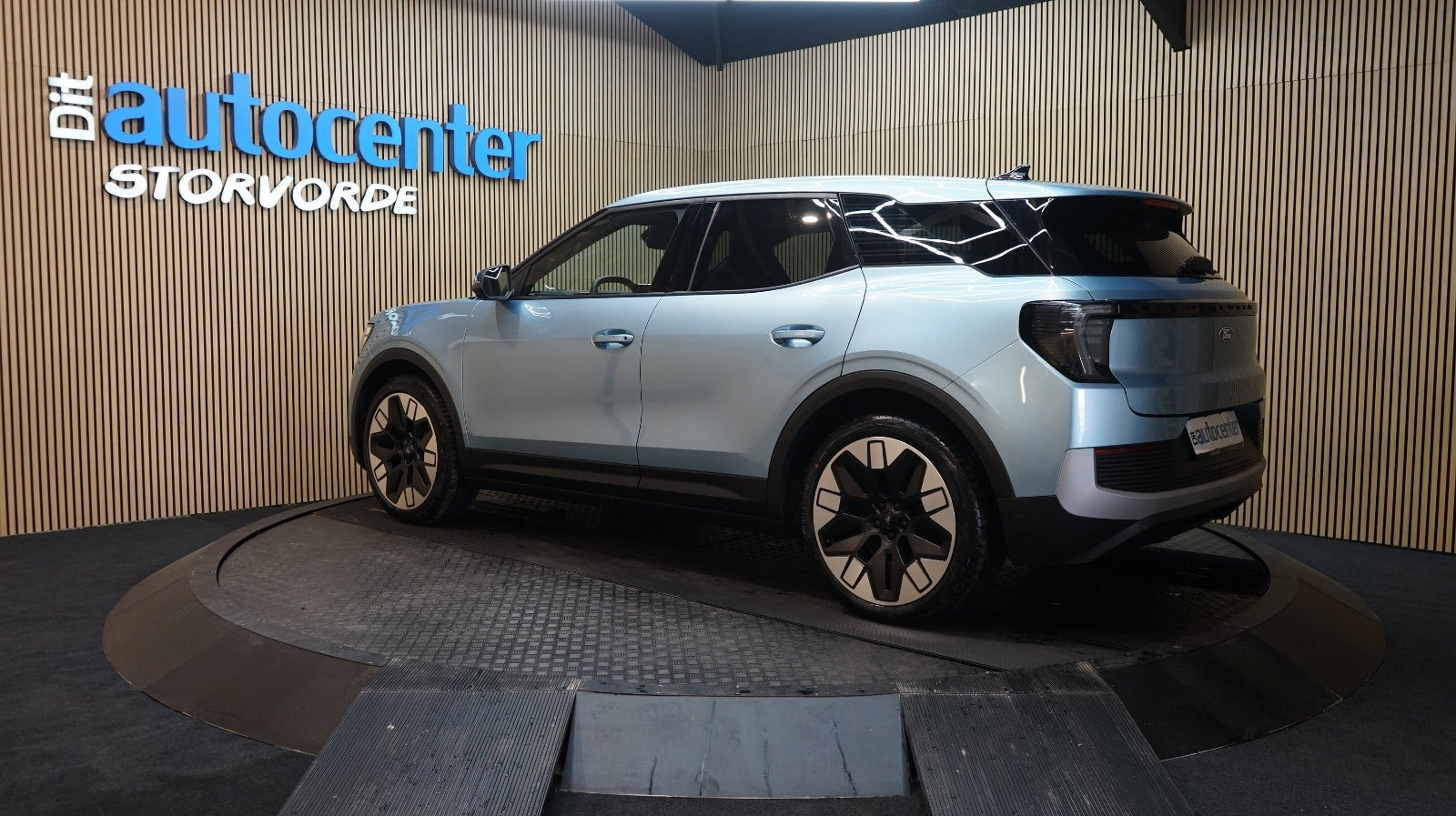 Blå Ford Explorer fra 2025