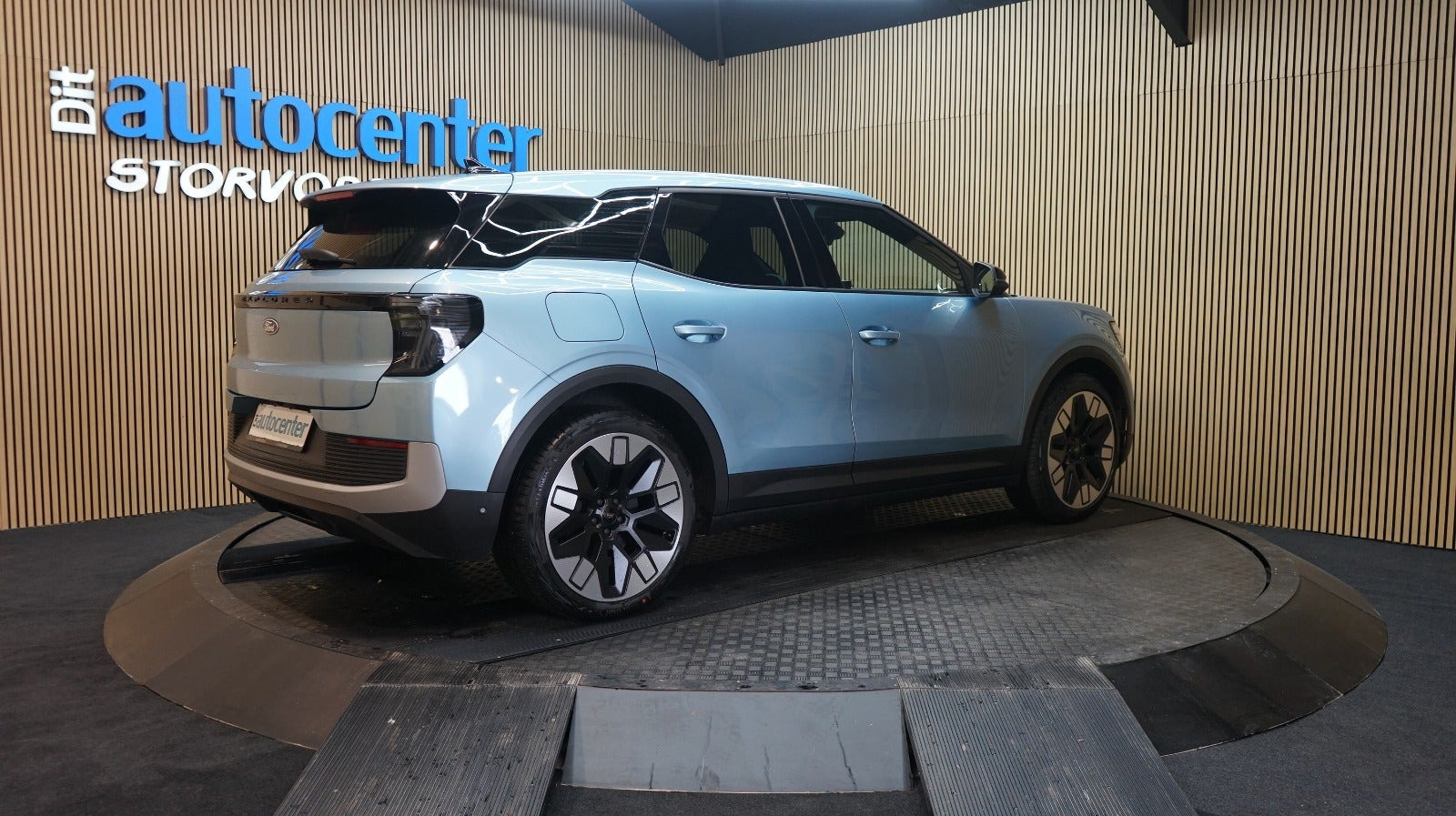 Blå Ford Explorer fra 2025