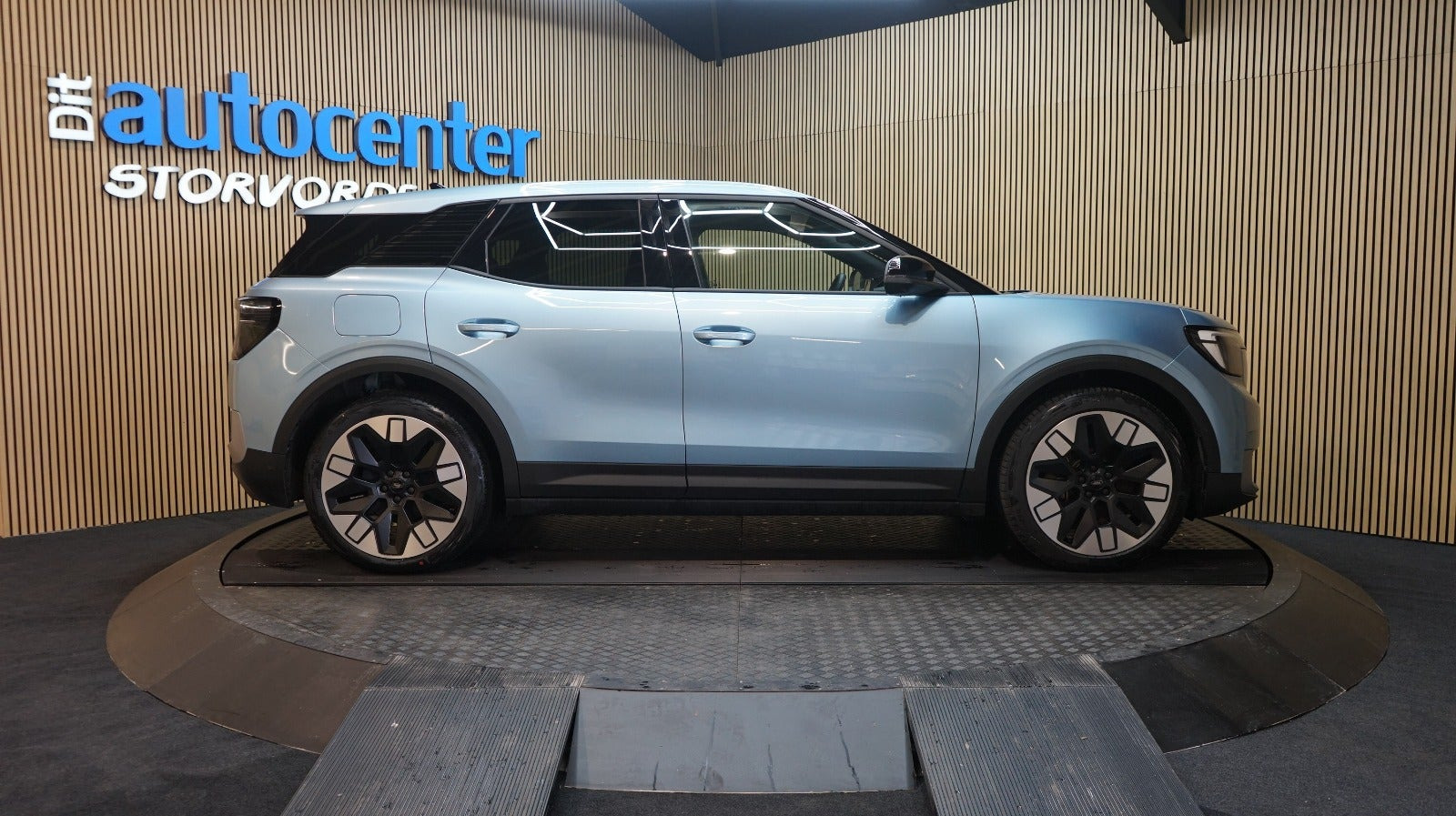 Blå Ford Explorer fra 2025