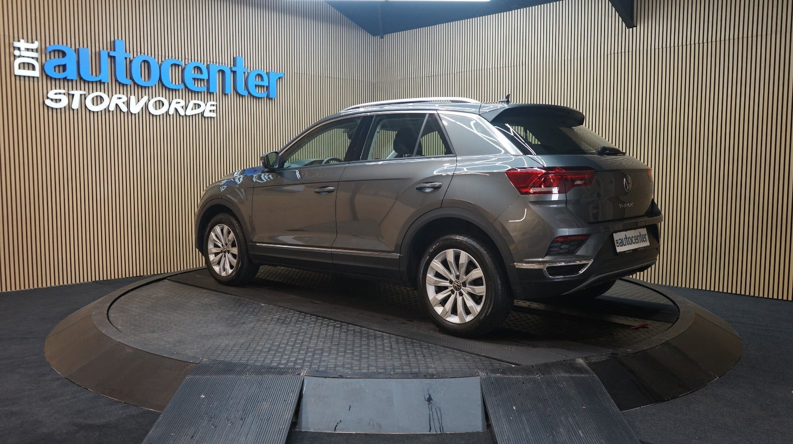 Grå VW T-Roc fra 2021