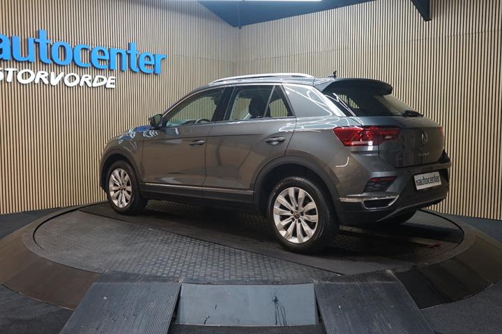Grå VW T-Roc fra 2021