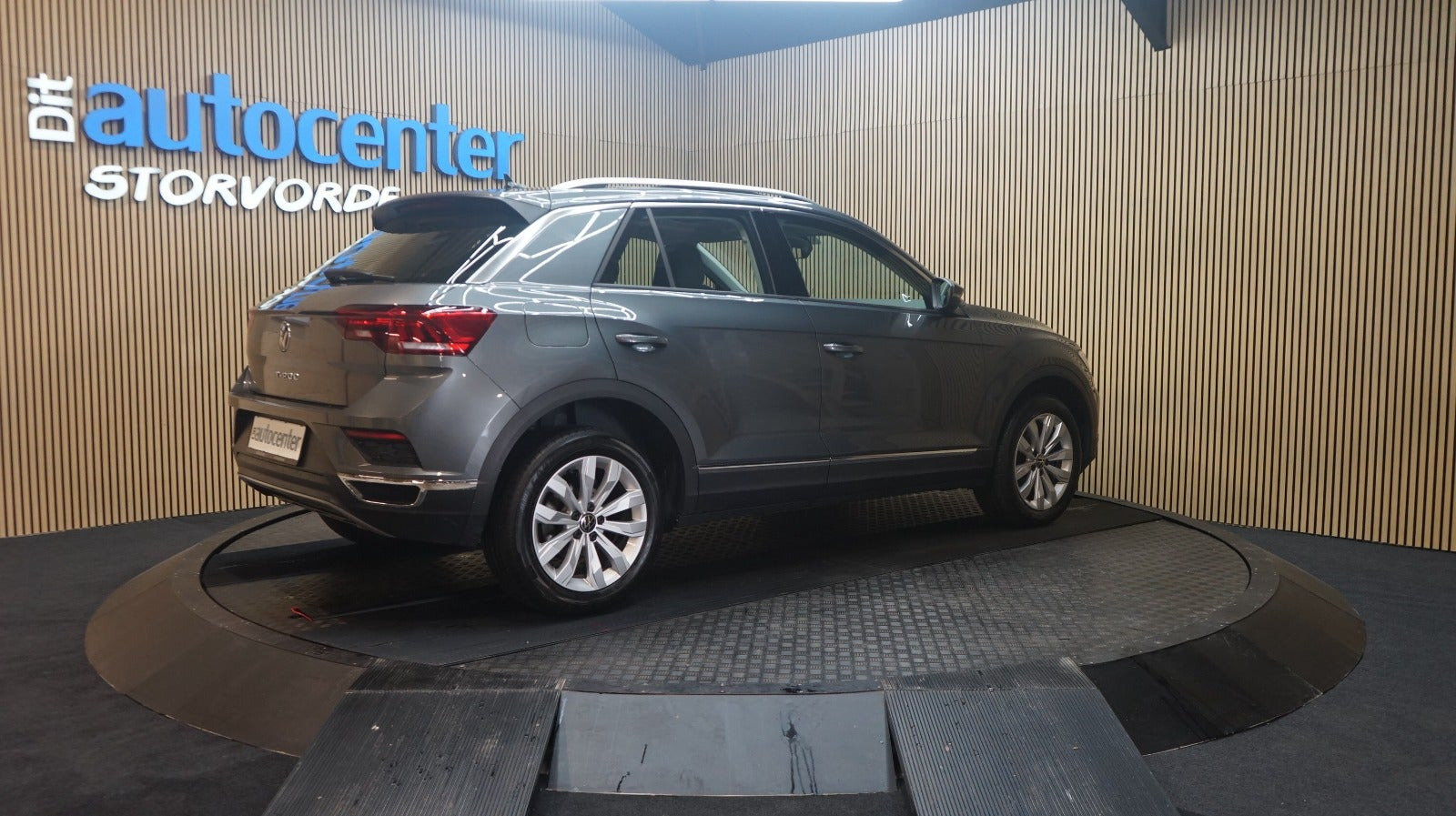 Grå VW T-Roc fra 2021