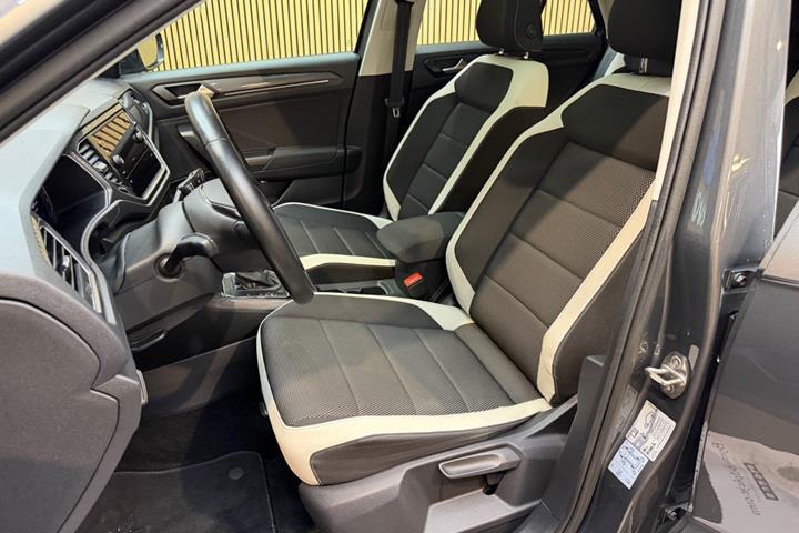 Grå VW T-Roc fra 2021