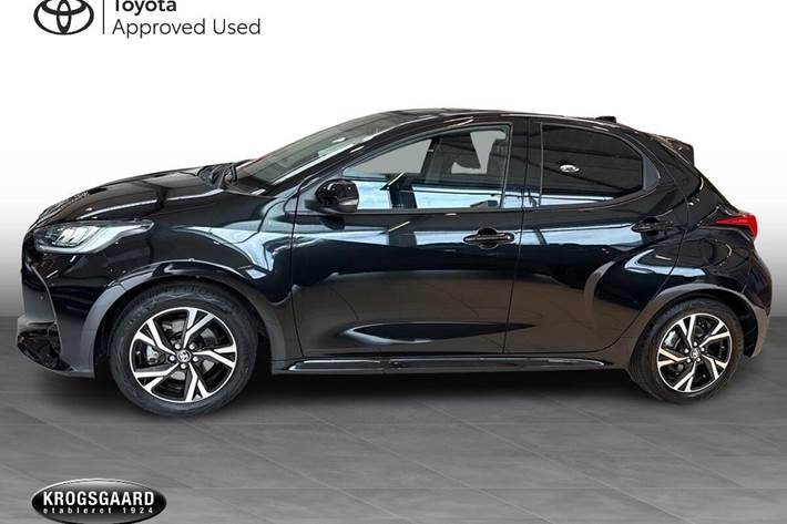 Sort Toyota Yaris fra 2025