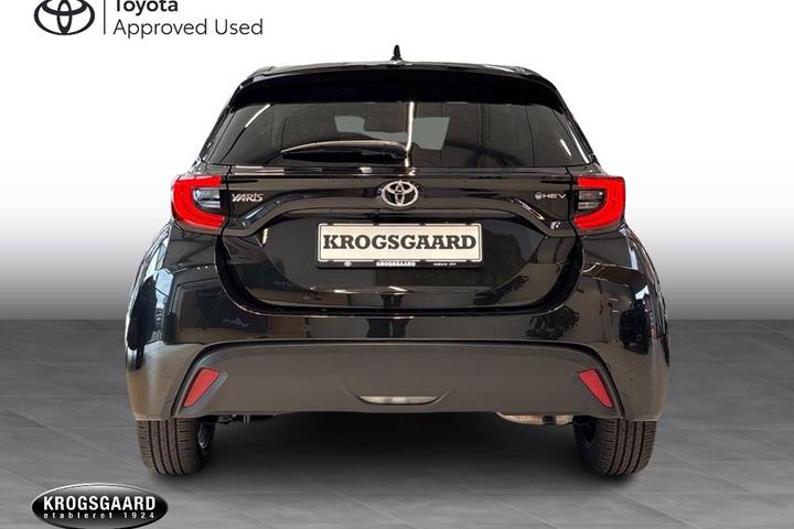 Sort Toyota Yaris fra 2025