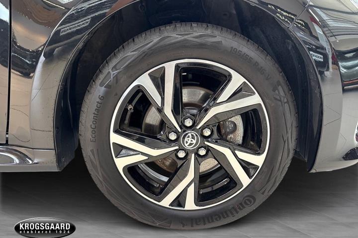 Sort Toyota Yaris fra 2025