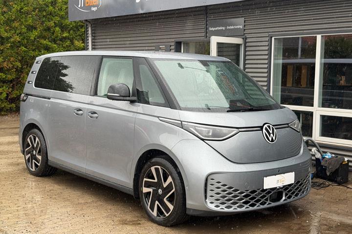 Sølv VW ID.Buzz fra 2024 set udefra