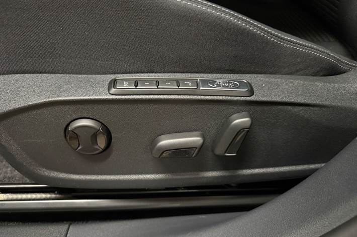 Sort Ford Explorer fra 2025