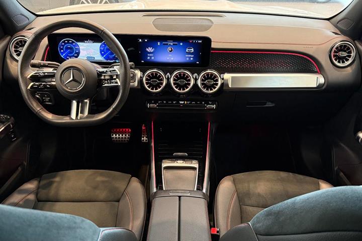 Hvid Mercedes EQB250+ fra 2026
