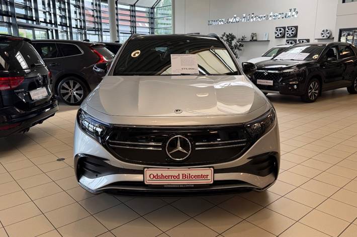Sølv Mercedes EQA250+ fra 2023