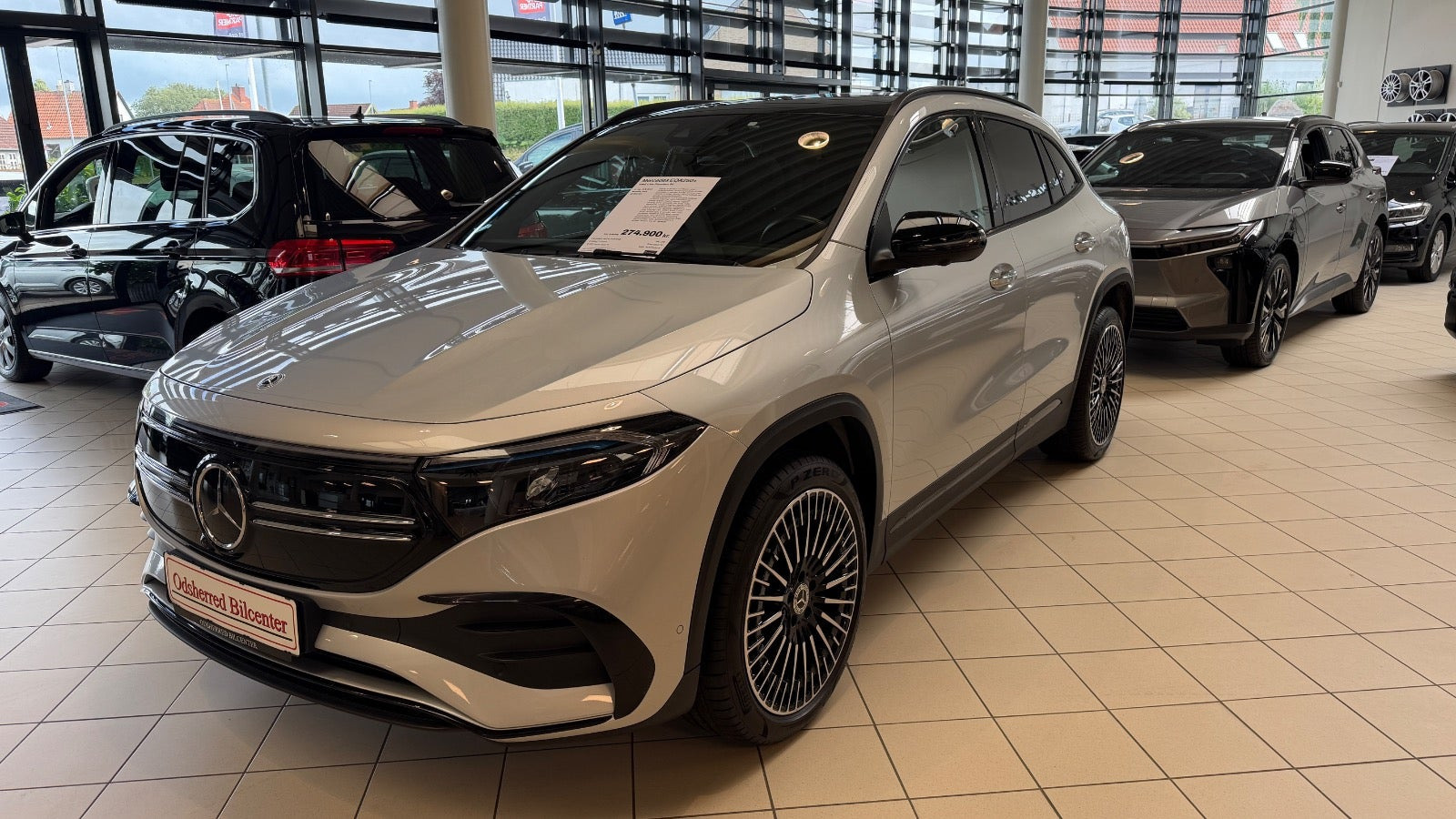 Sølv Mercedes EQA250+ fra 2023