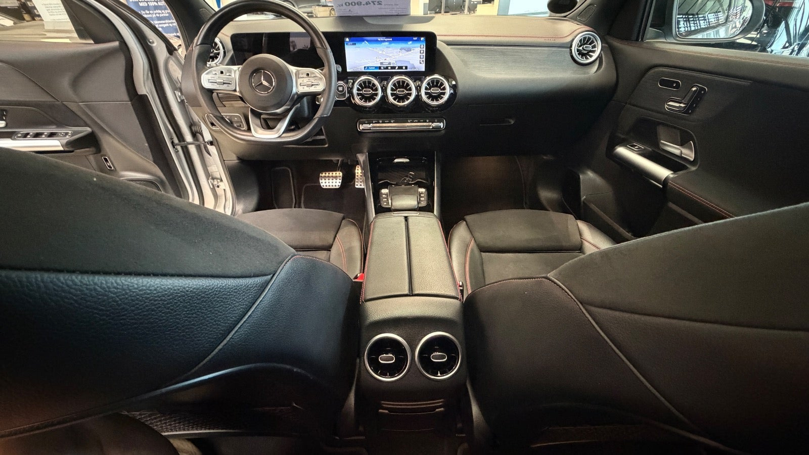 Sølv Mercedes EQA250+ fra 2023