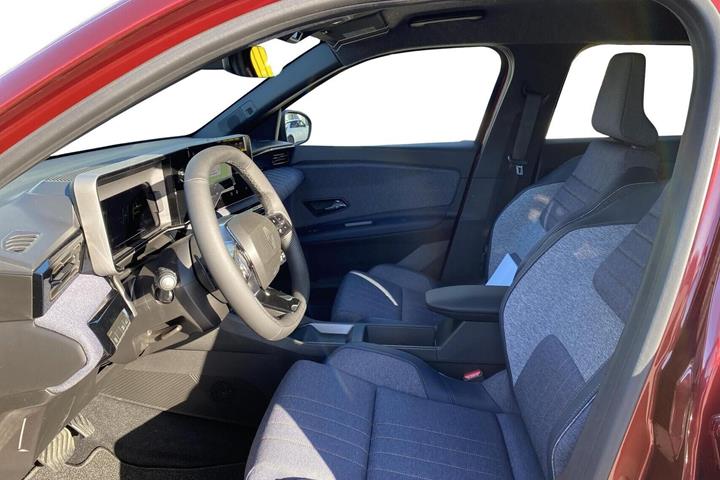 Rød Renault 4 E-Tech fra 2026