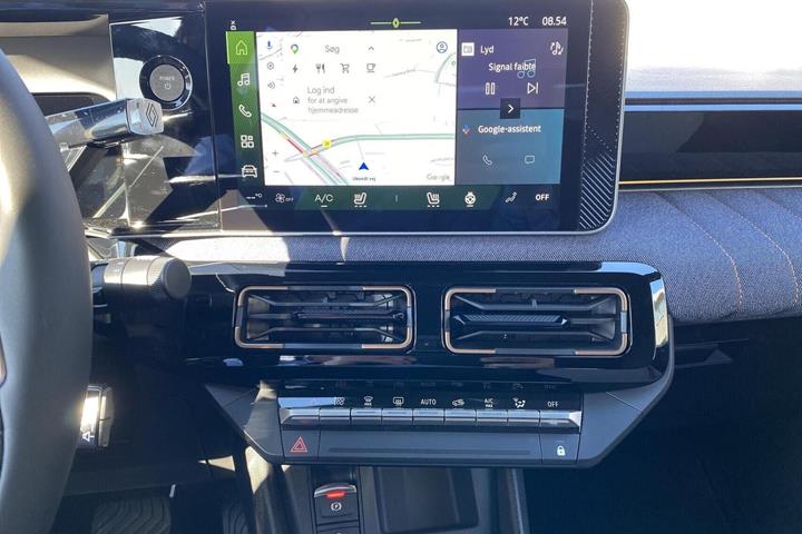 Rød Renault 4 E-Tech fra 2026