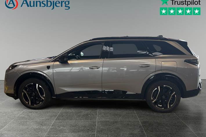 Grå Peugeot e-5008 fra 2026