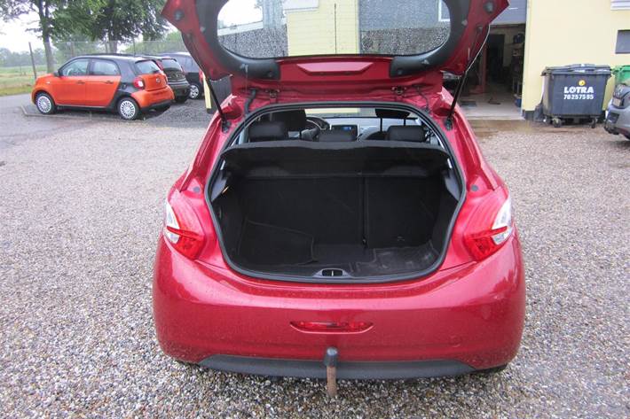 undefined Peugeot 208 fra 2012