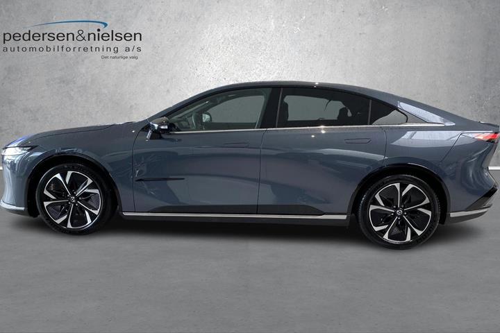undefined Mazda 6e fra 2025