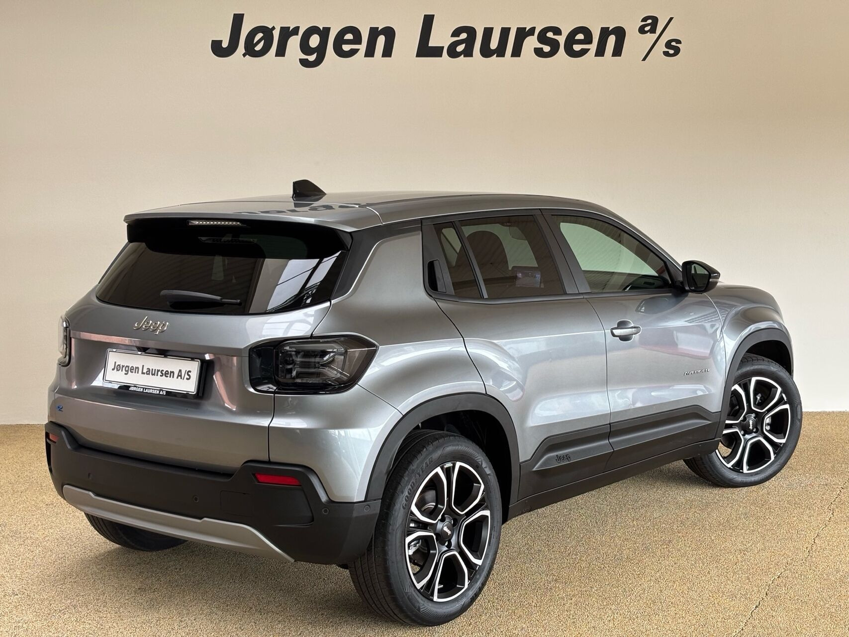 Grå Jeep Avenger fra 2025