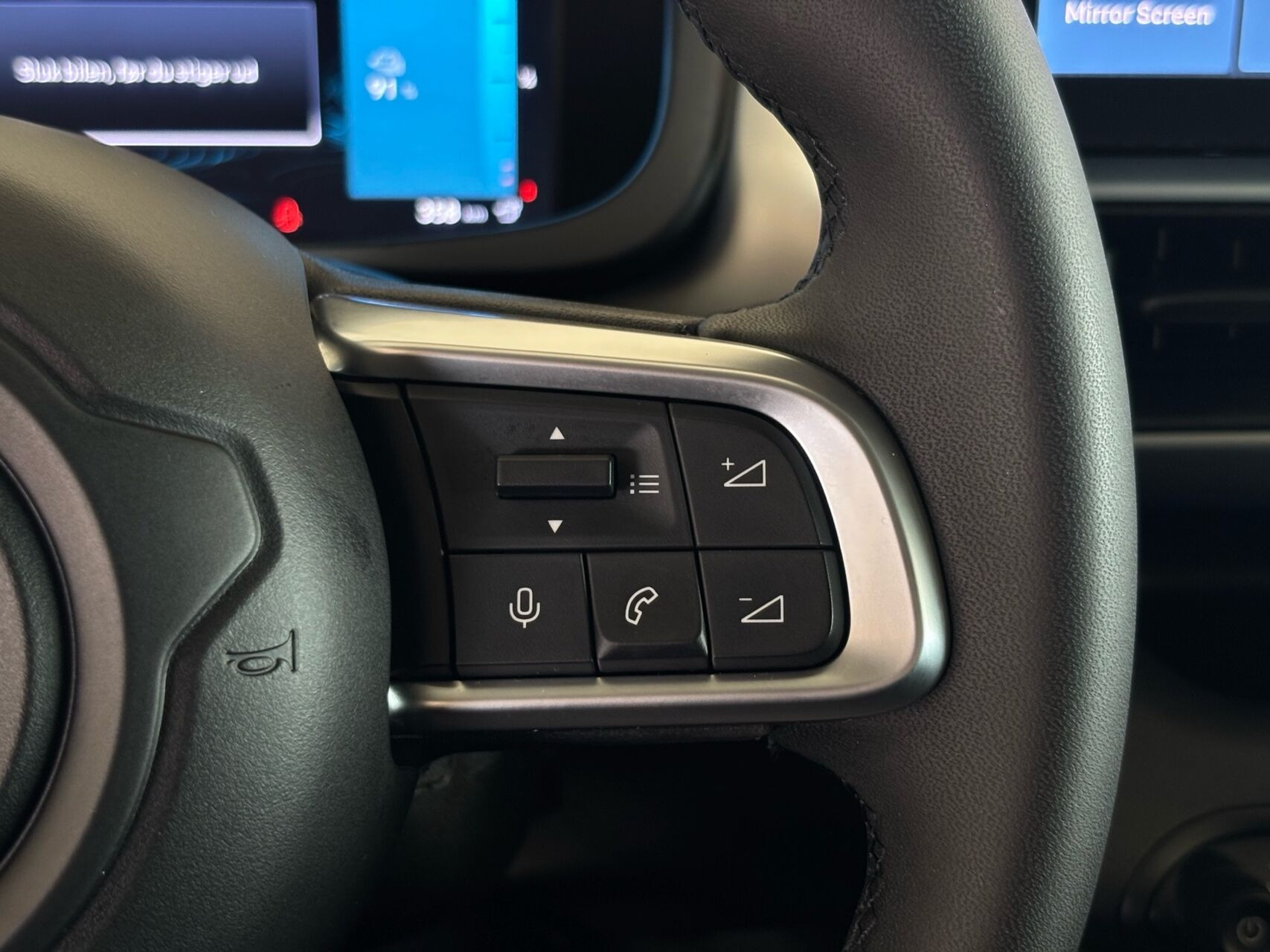Grå Jeep Avenger fra 2025