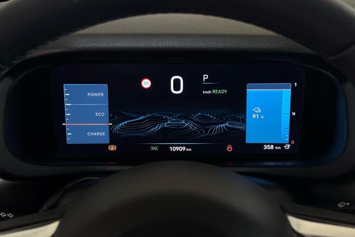 Grå Jeep Avenger fra 2025