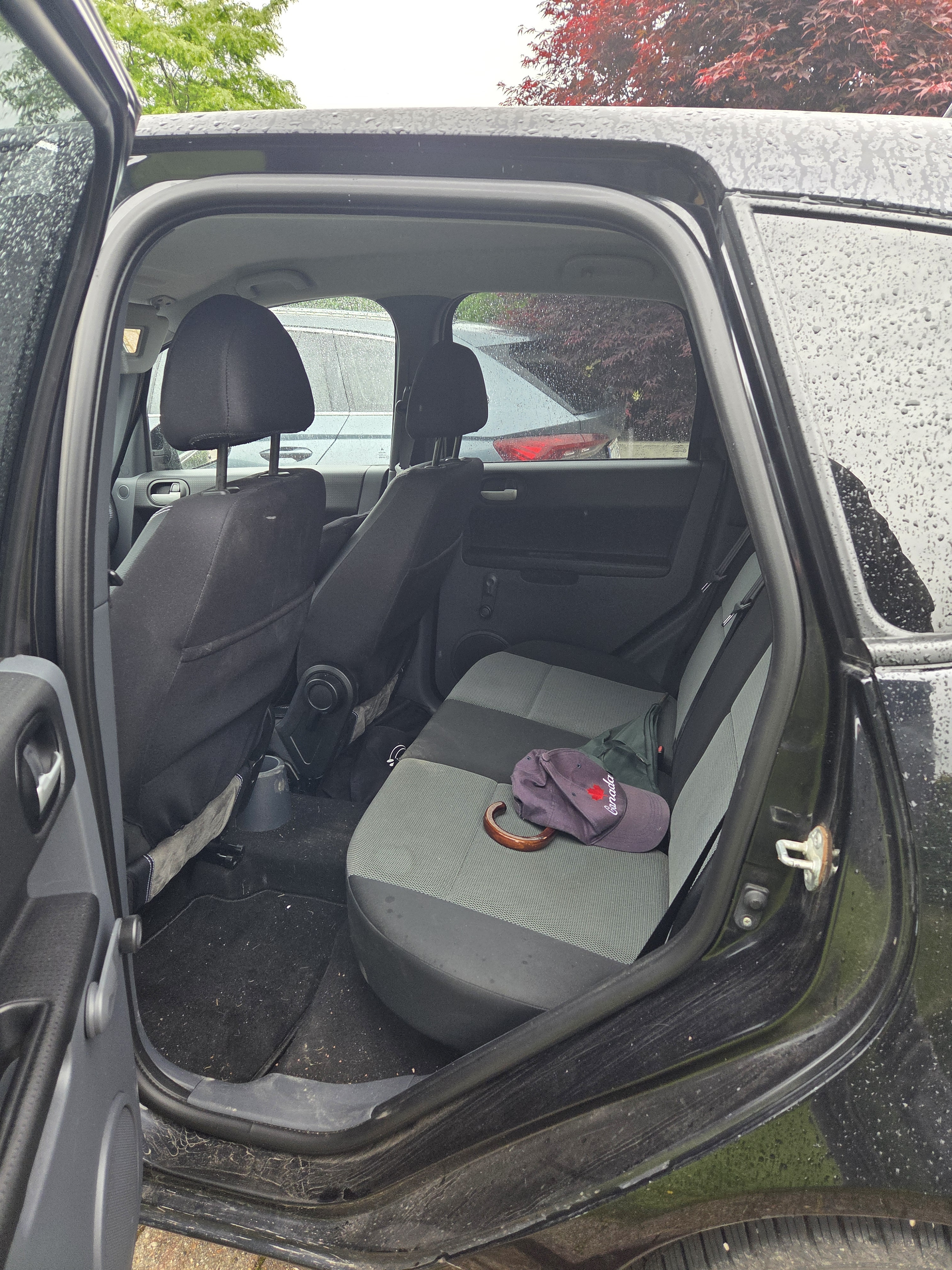 Blå Mitsubishi Colt fra 2013