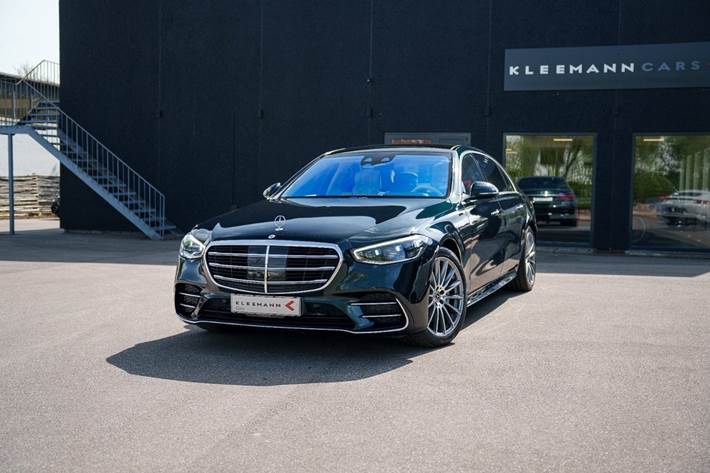 Grøn Mercedes S580 e fra 2023