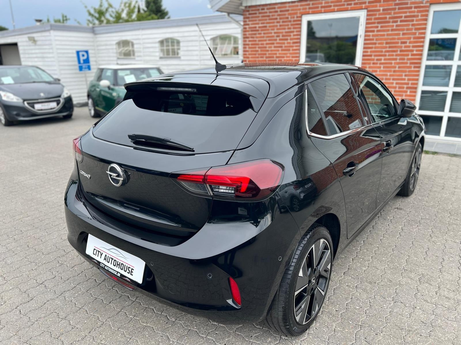 Sort Opel Corsa-e fra 2023