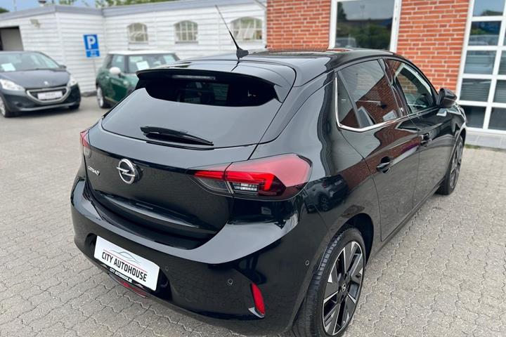 Sort Opel Corsa-e fra 2023