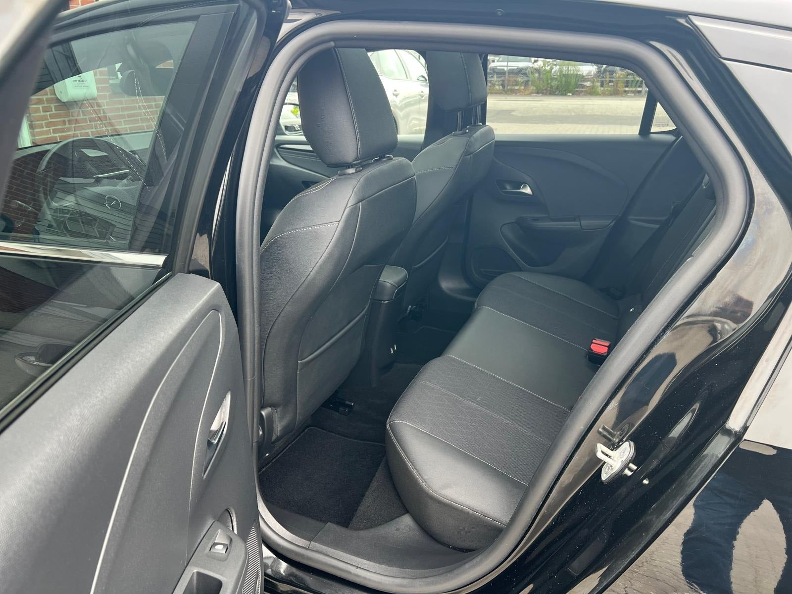 Sort Opel Corsa-e fra 2023