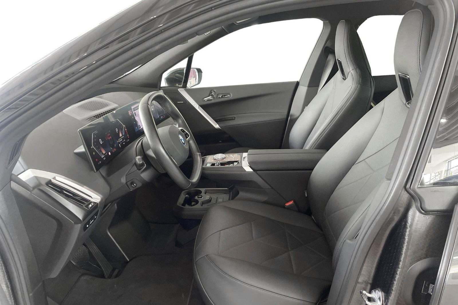Grå BMW iX fra 2022