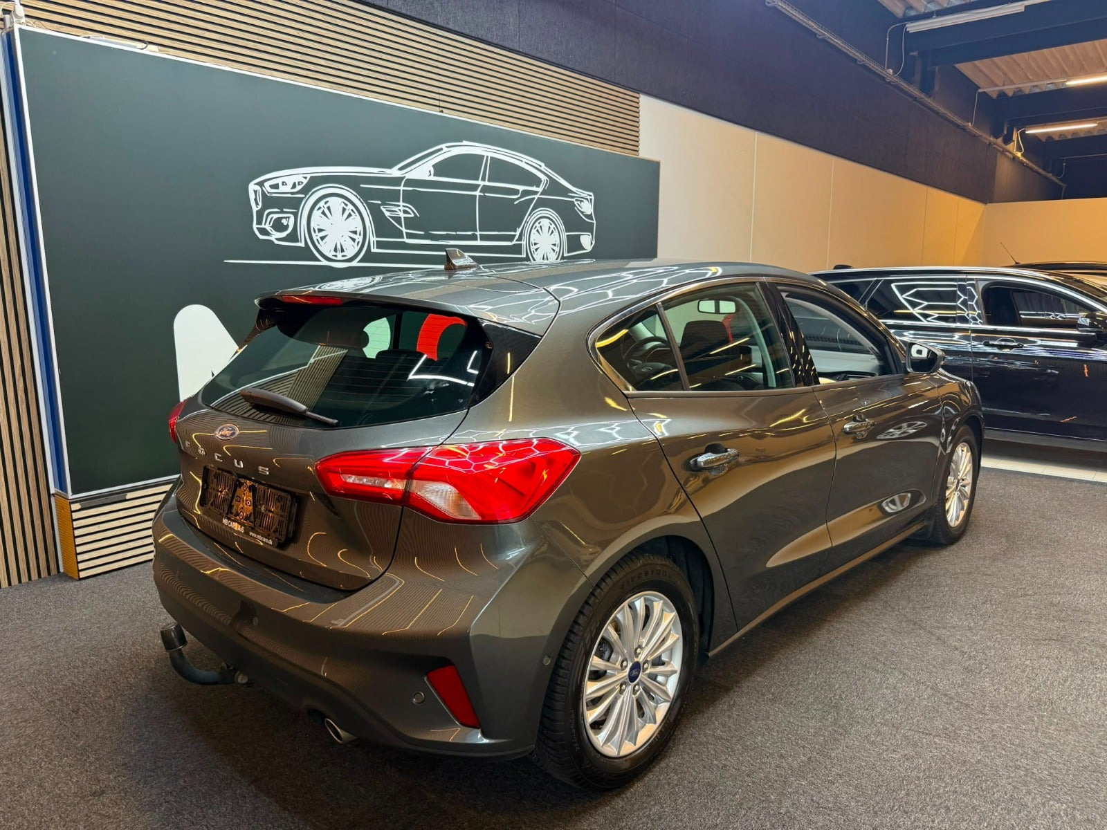 Grå Ford Focus fra 2019