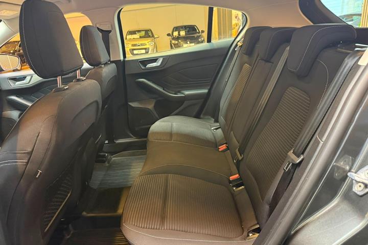 Grå Ford Focus fra 2019
