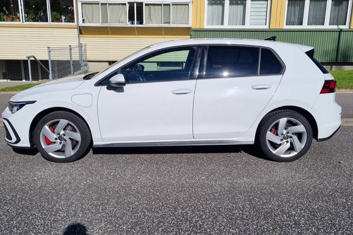 Hvid VW Golf VIII fra 2020