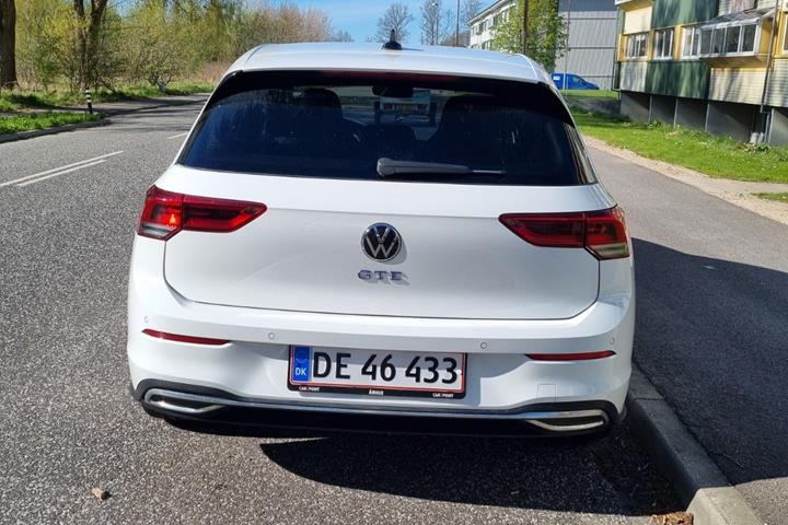 Hvid VW Golf VIII fra 2021