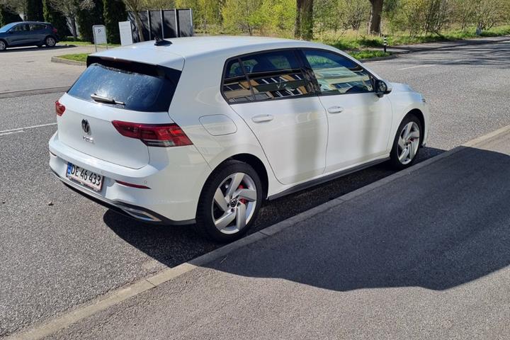 Hvid VW Golf VIII fra 2021