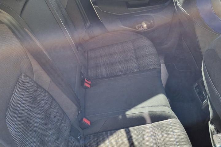 Hvid VW Golf VIII fra 2021