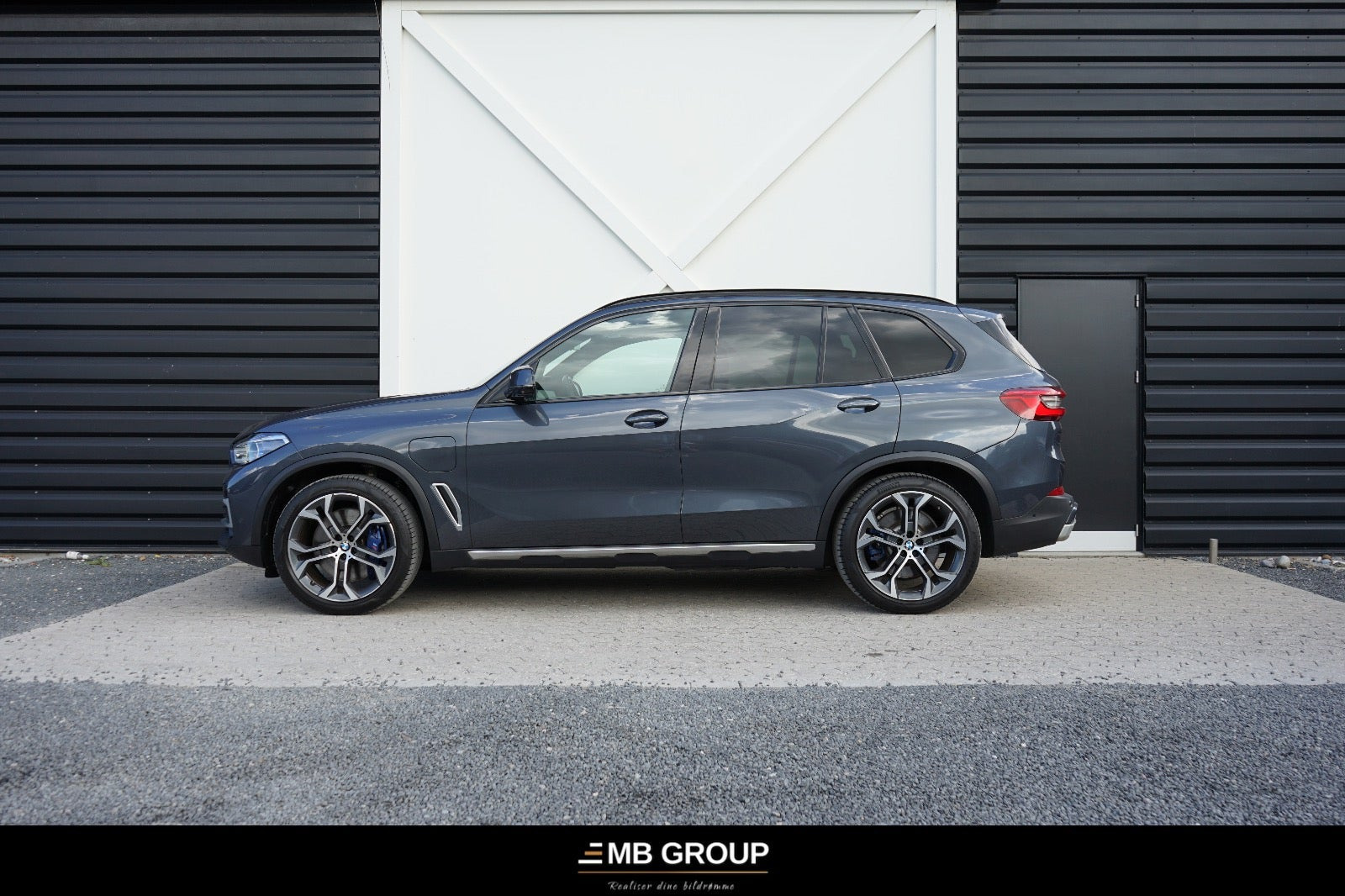 Grå BMW X5 fra 2020