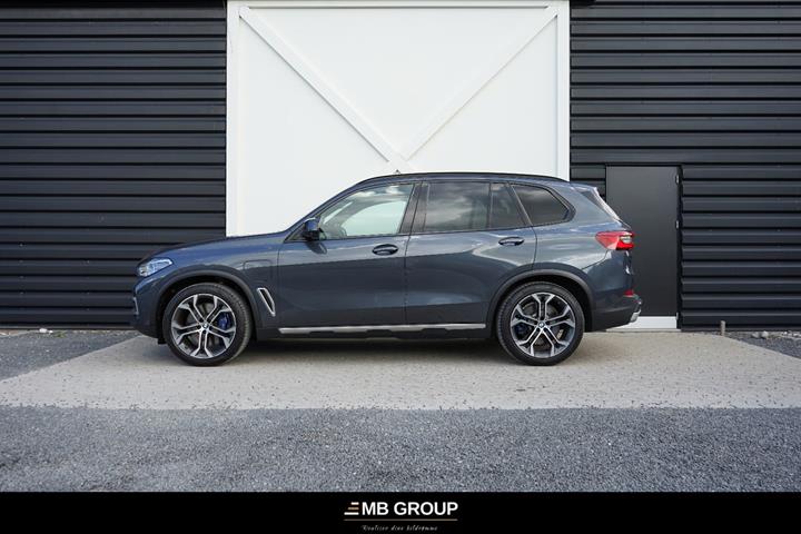 Grå BMW X5 fra 2020