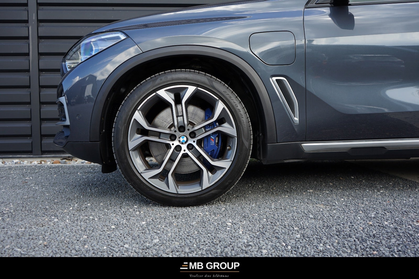 Grå BMW X5 fra 2020