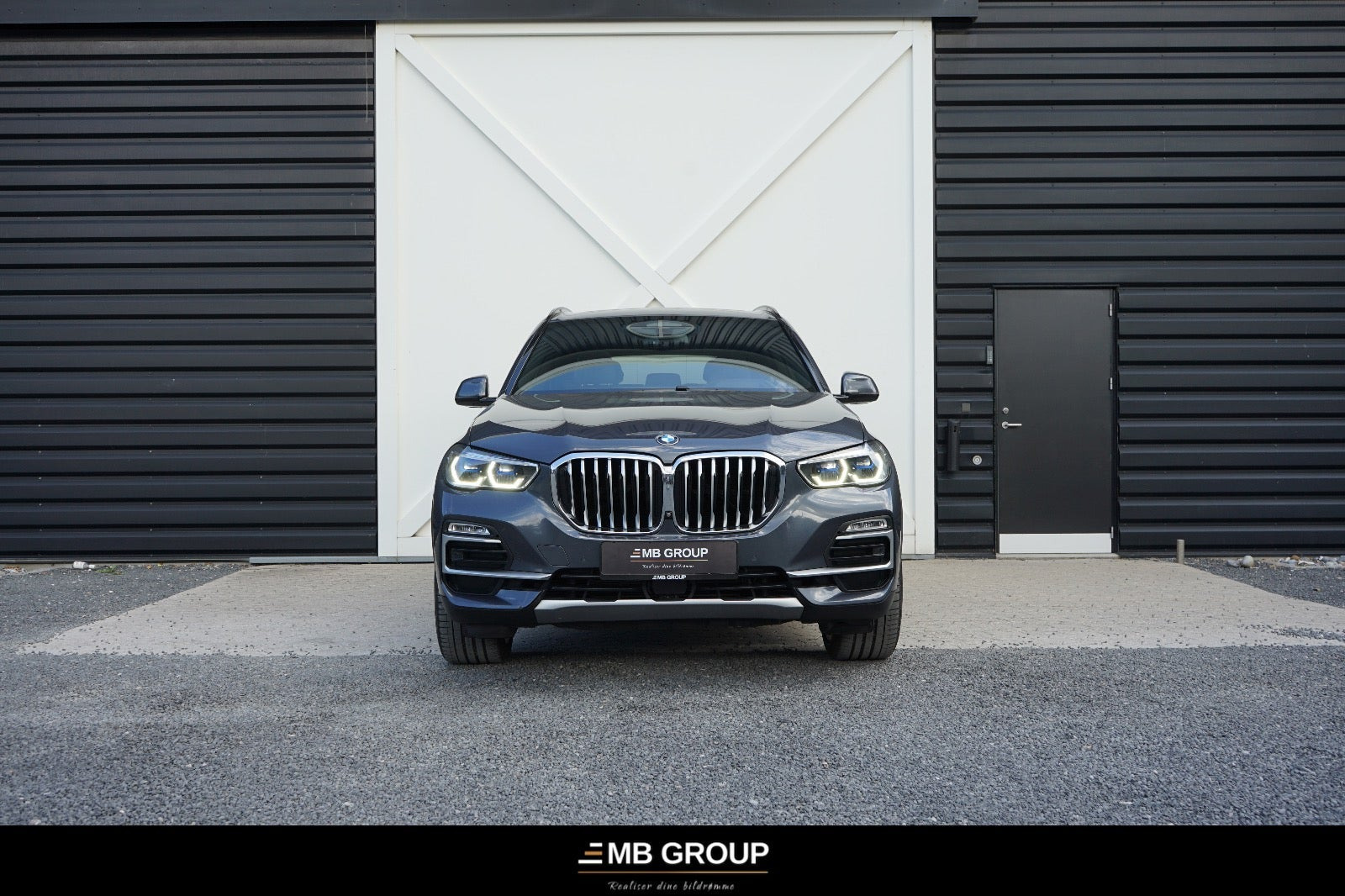 Grå BMW X5 fra 2020