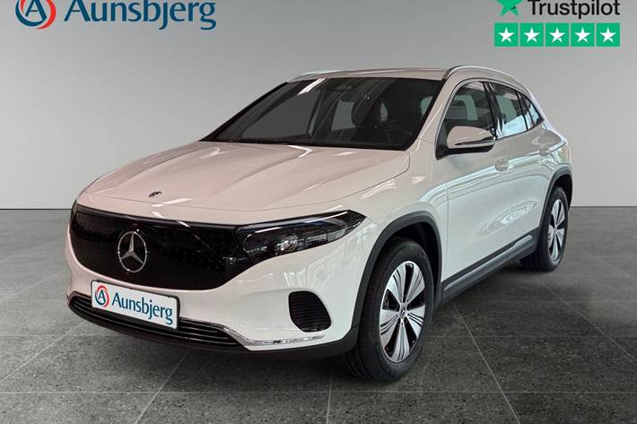 Hvid Mercedes EQA250+ fra 2025 set udefra