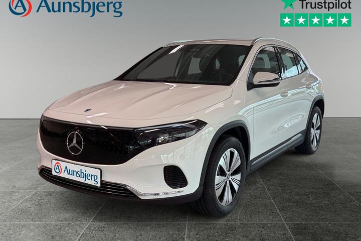 Hvid Mercedes EQA250+ fra 2025 set udefra