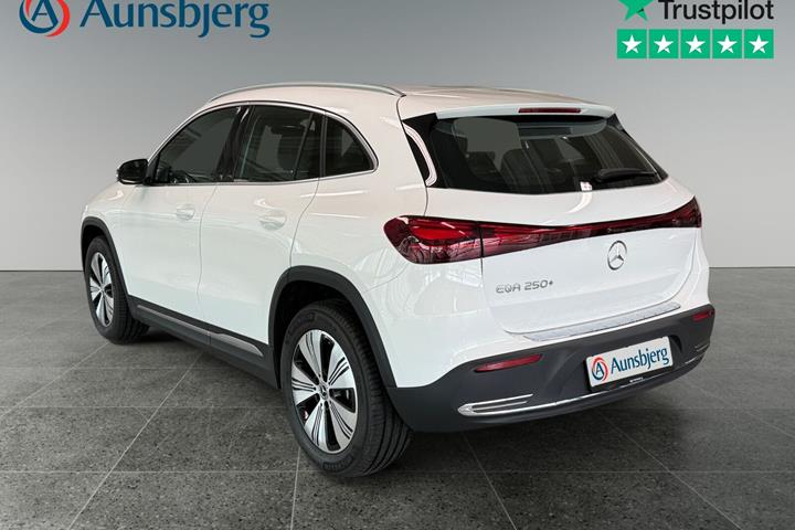 Hvid Mercedes EQA250+ fra 2025