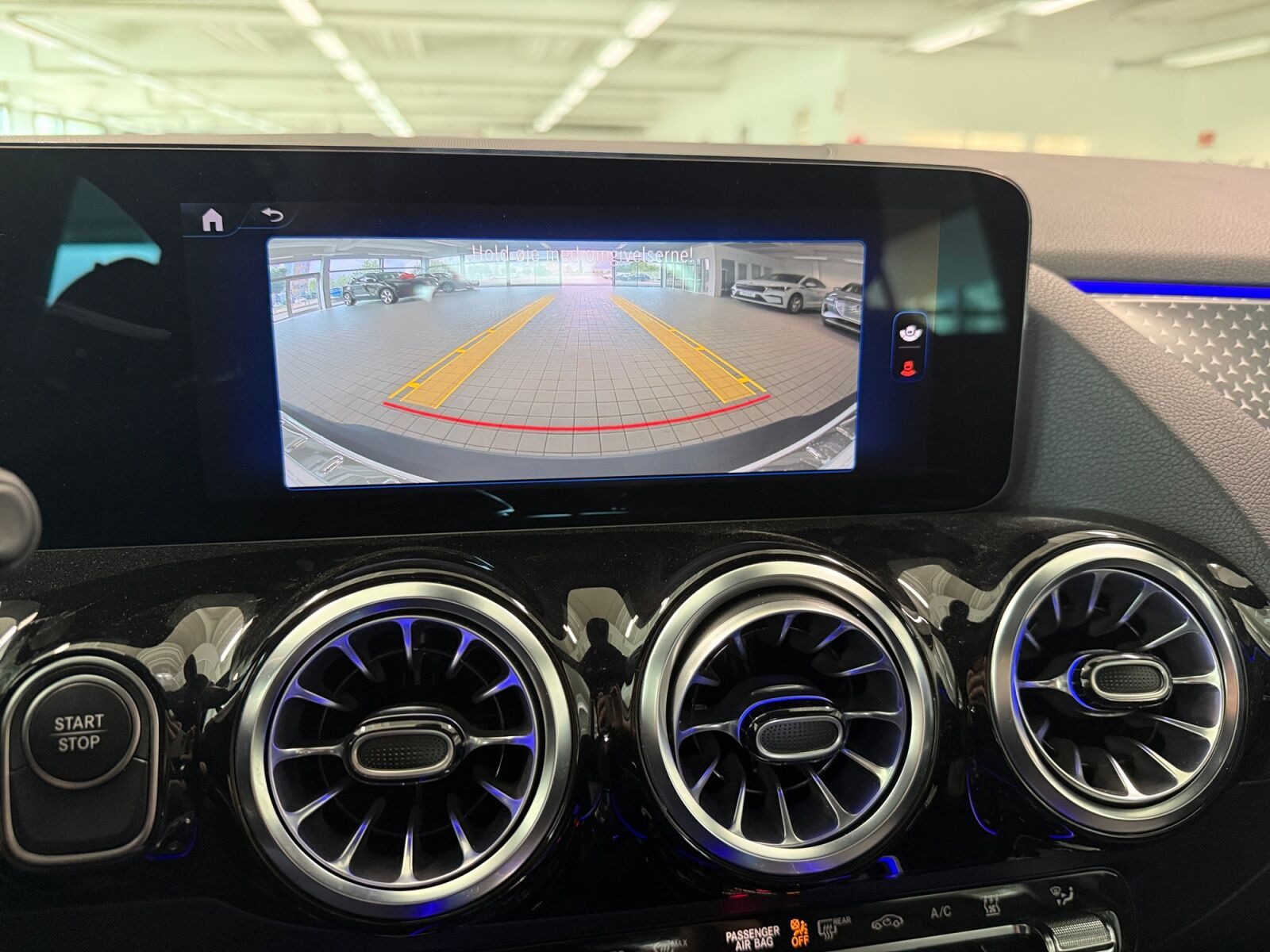 Hvid Mercedes EQA250+ fra 2025