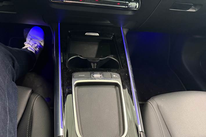 Hvid Mercedes EQA250+ fra 2025