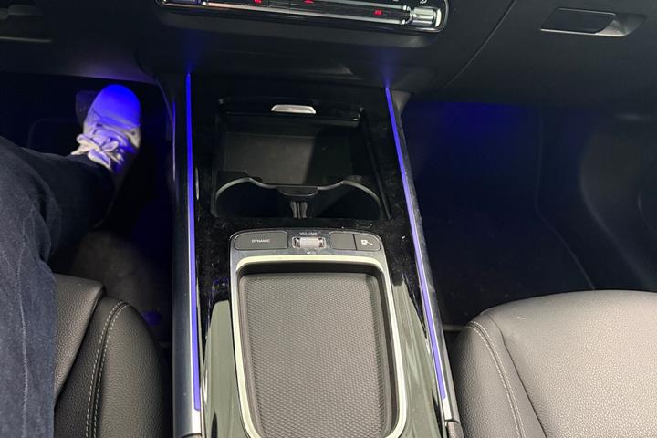 Hvid Mercedes EQA250+ fra 2025