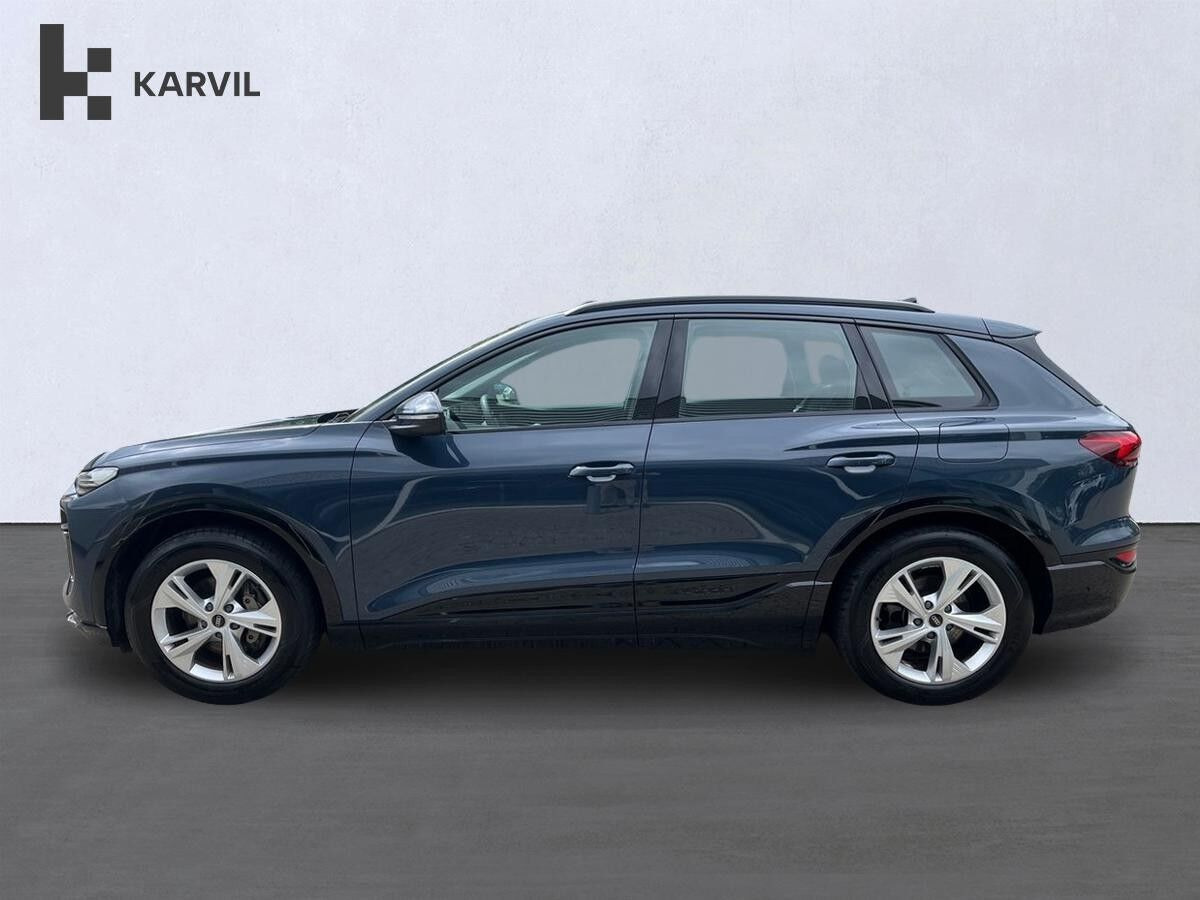 Blå Audi Q6 e-tron fra 2025