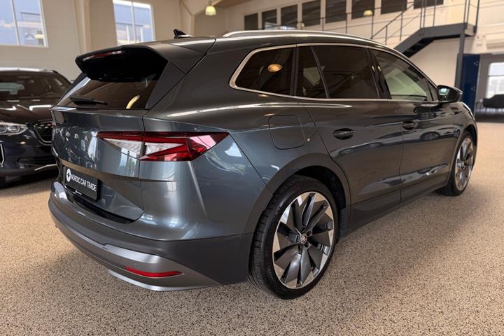 Grå Skoda Enyaq fra 2021
