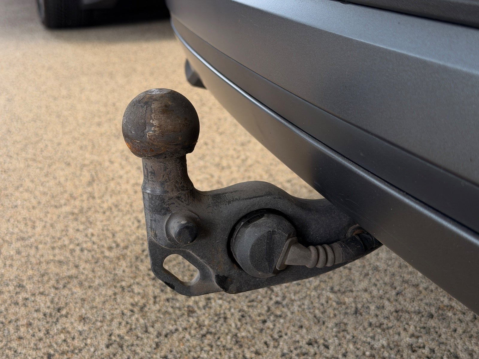 Grå Skoda Enyaq fra 2021